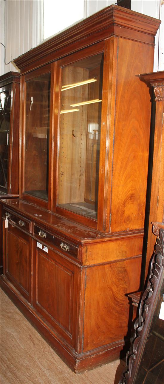 Late Victorian mahogany glazed bookcase(-)